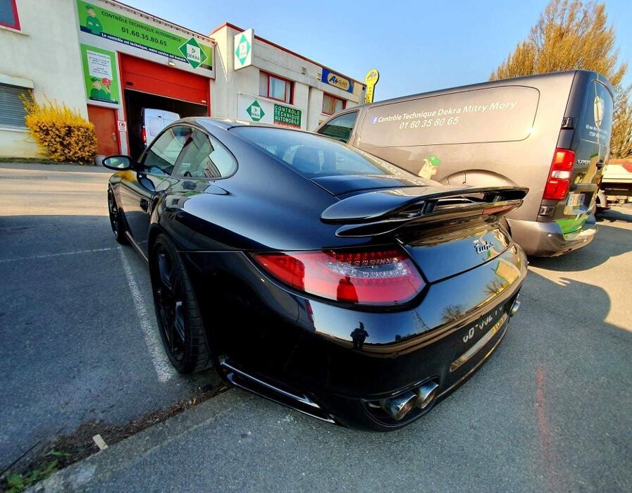 Images Centre contrôle technique DEKRA