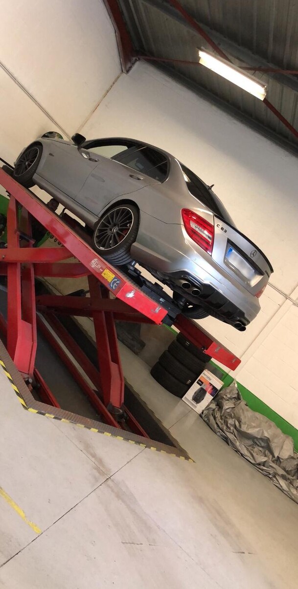 Images Centre contrôle technique DEKRA