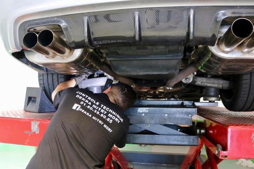 Images Centre contrôle technique DEKRA