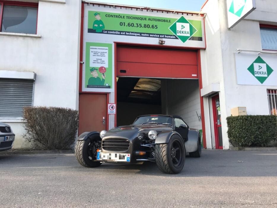 Images Centre contrôle technique DEKRA