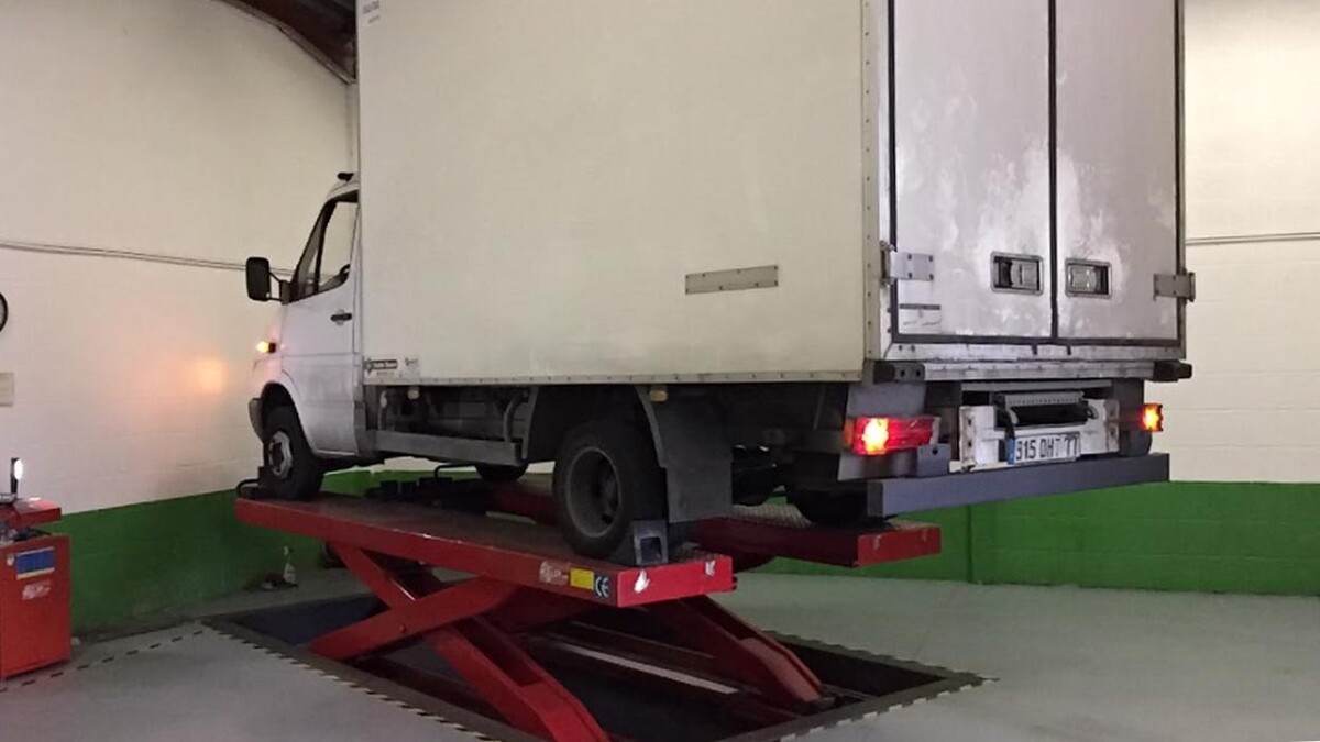 Images Centre contrôle technique DEKRA