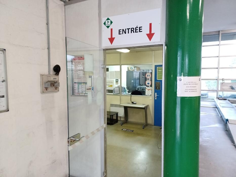 Images Centre contrôle technique DEKRA