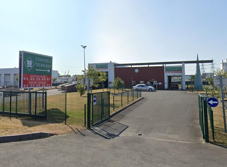 Images Centre contrôle technique DEKRA