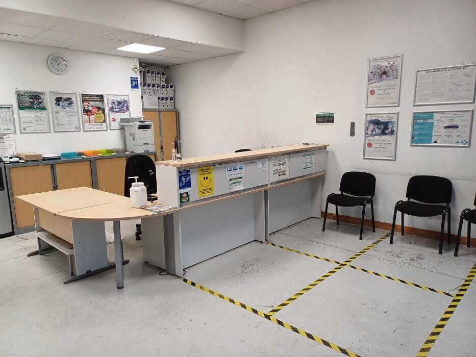 Images Centre contrôle technique DEKRA auto-moto