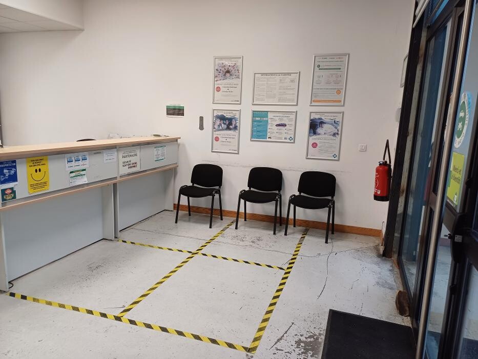 Images Centre contrôle technique DEKRA auto-moto