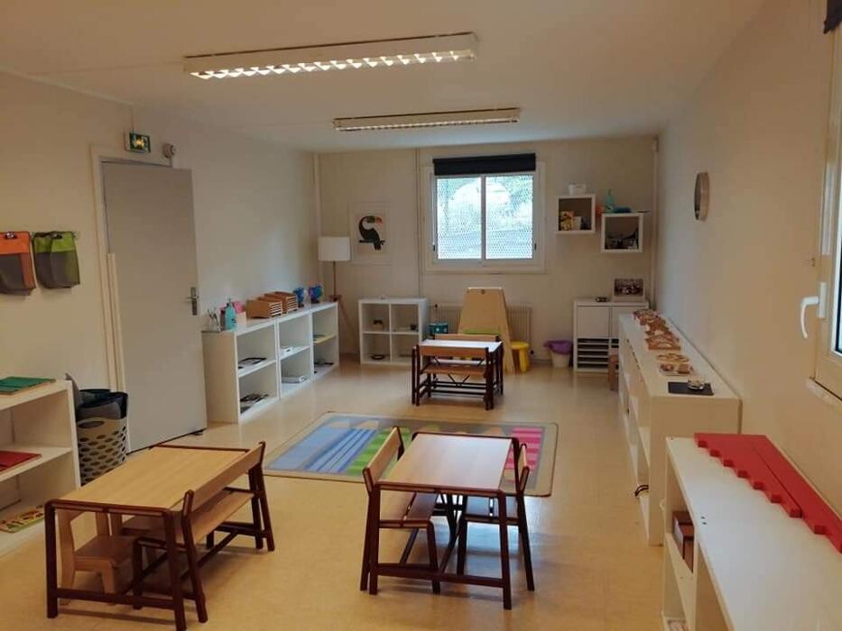 Images Encyclopedia School Montessori