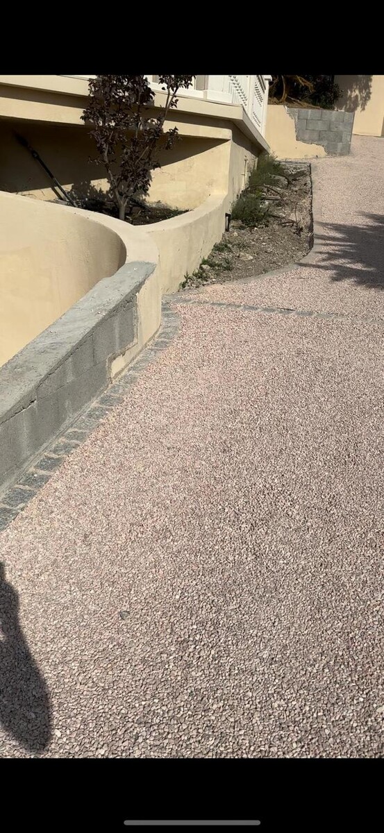 Images Daniel Moquet signe vos allées - Ent. Ménard