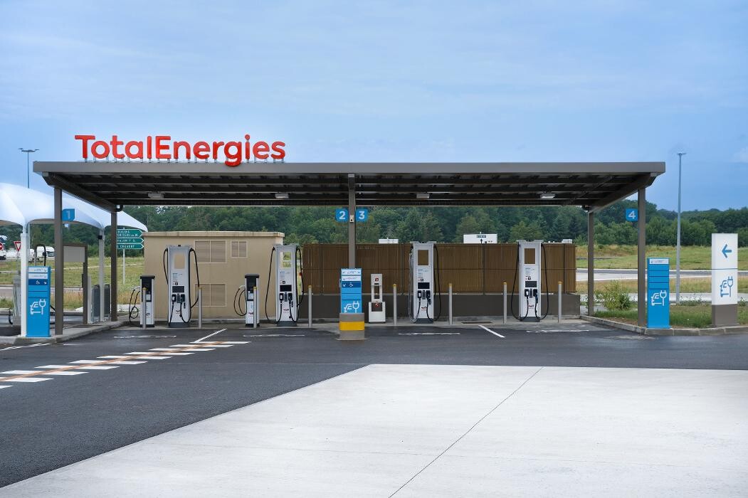 Images TotalEnergies Access - REL.ROND POINT J. ROSE