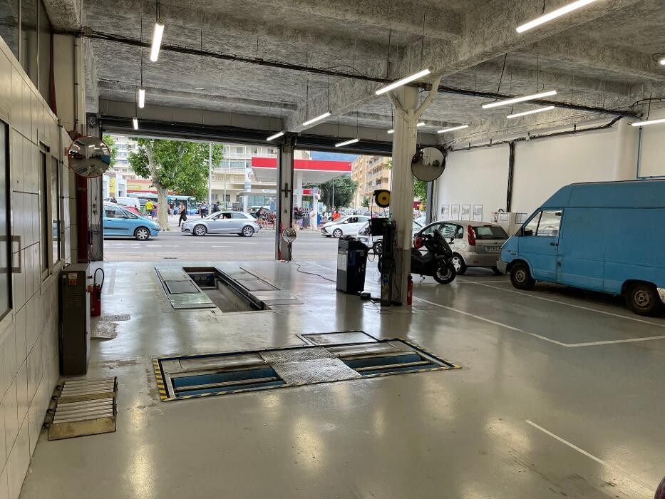 Images Centre contrôle technique DEKRA