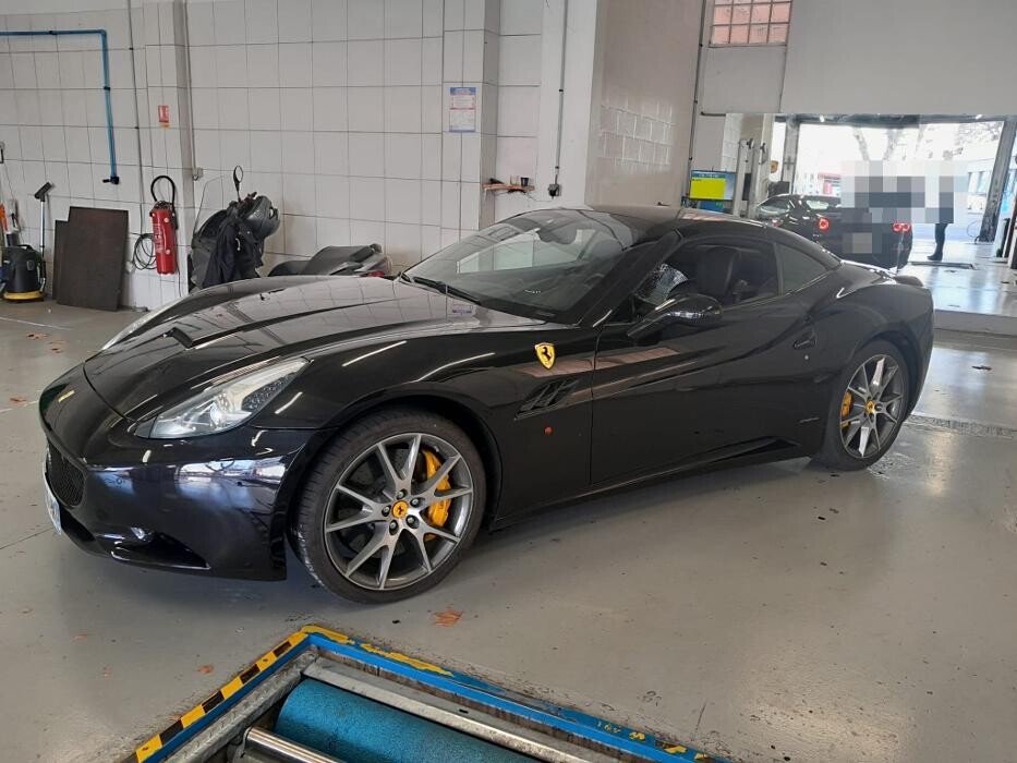 Images Centre contrôle technique DEKRA