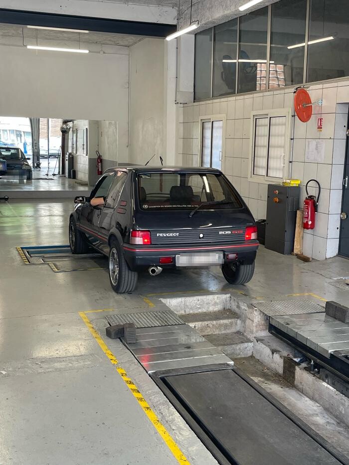 Images Centre contrôle technique DEKRA