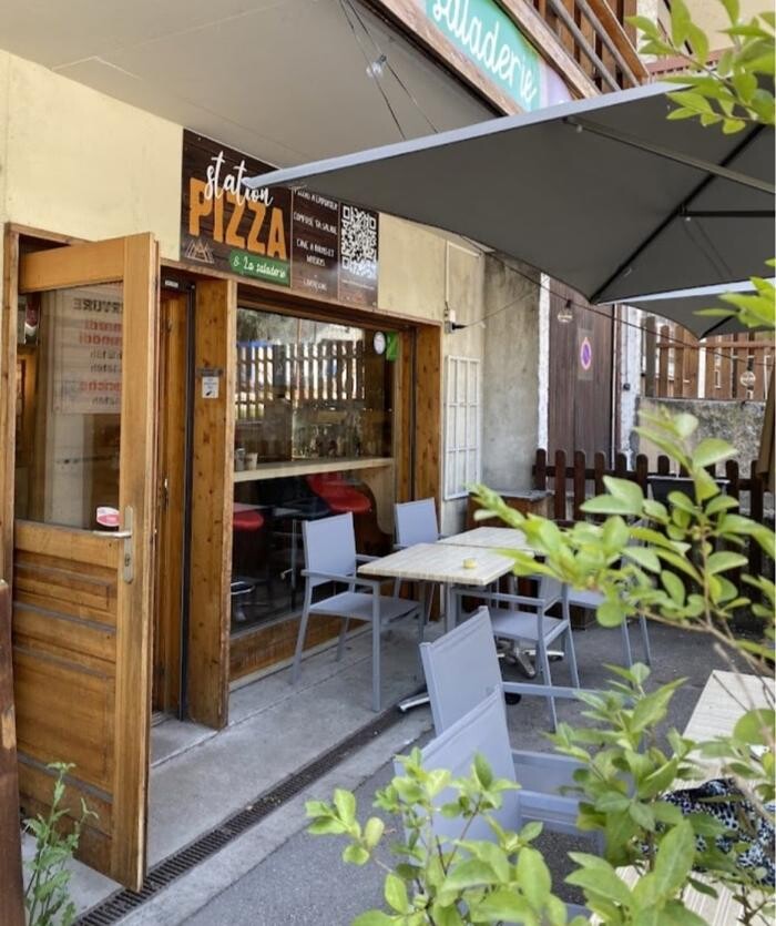 Images Station Pizza