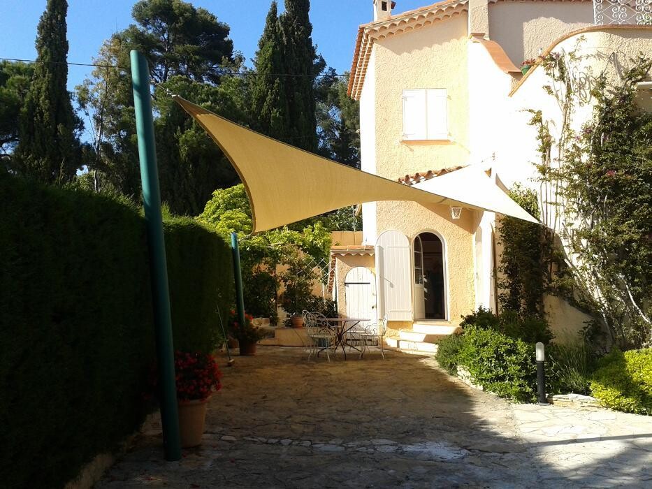 Images OMBRAGE CONCEPT - Fabrication Française de voiles d'ombrage sur mesure.