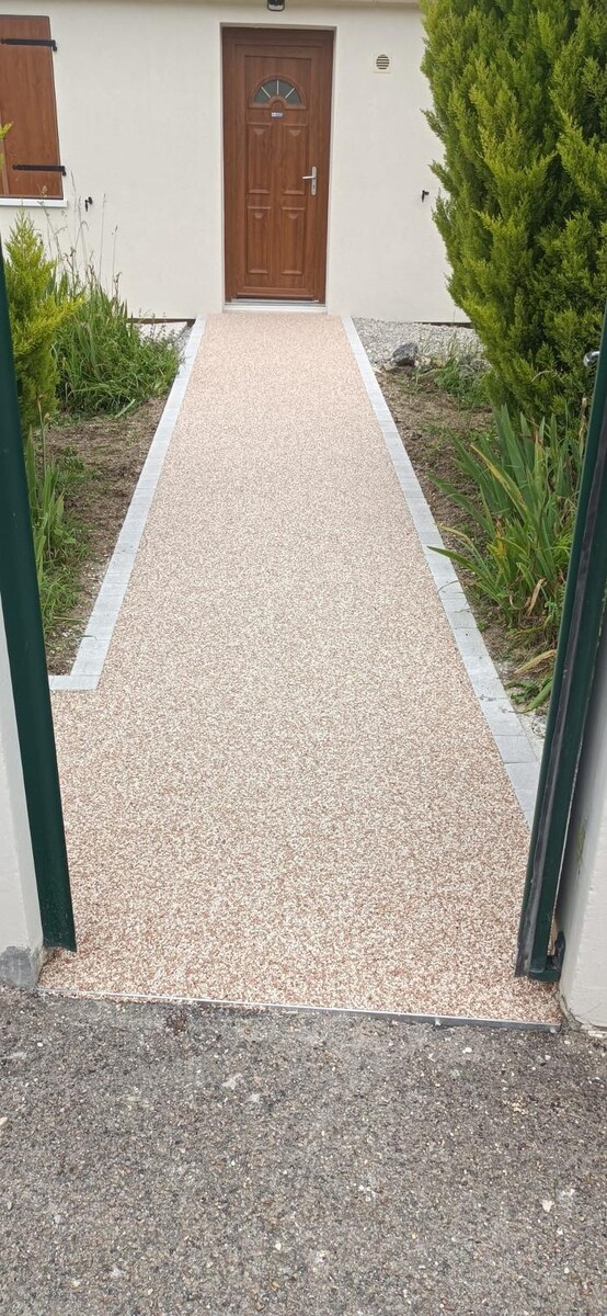 Images Daniel Moquet signe vos allées - Ent. Pichot