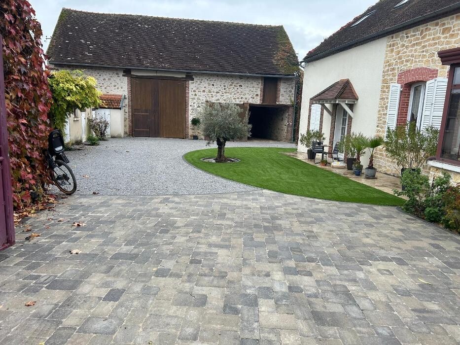 Images Daniel Moquet signe vos allées - Ent. Pichot