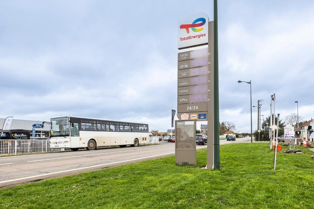 Images TotalEnergies - SARL R&H CARBURANT