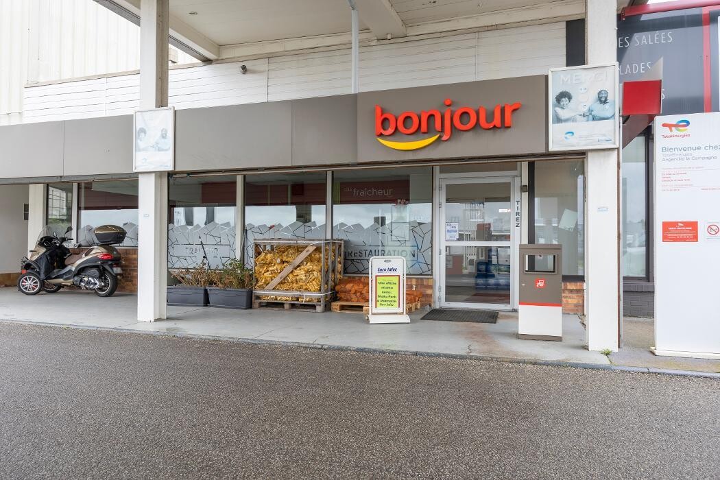 Images TotalEnergies - SARL R&H CARBURANT