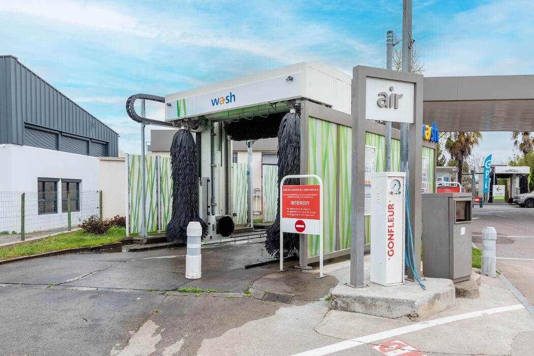 Images TotalEnergies Access - POREZ AUTO LOCA STATION