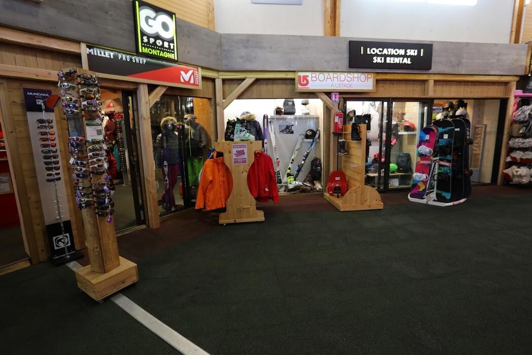 Images Concept - Location ski snowboard