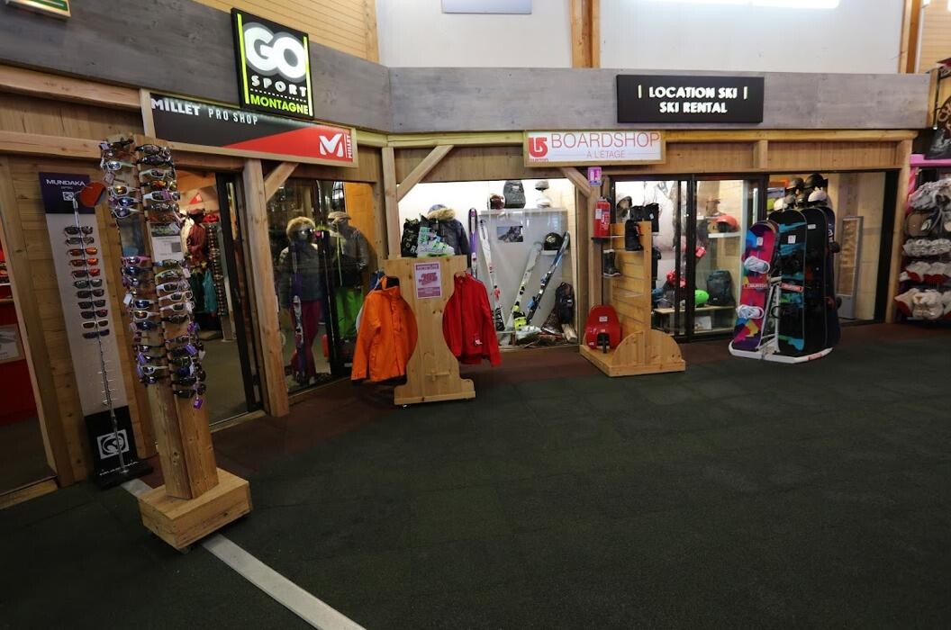 Images Concept - Location ski snowboard