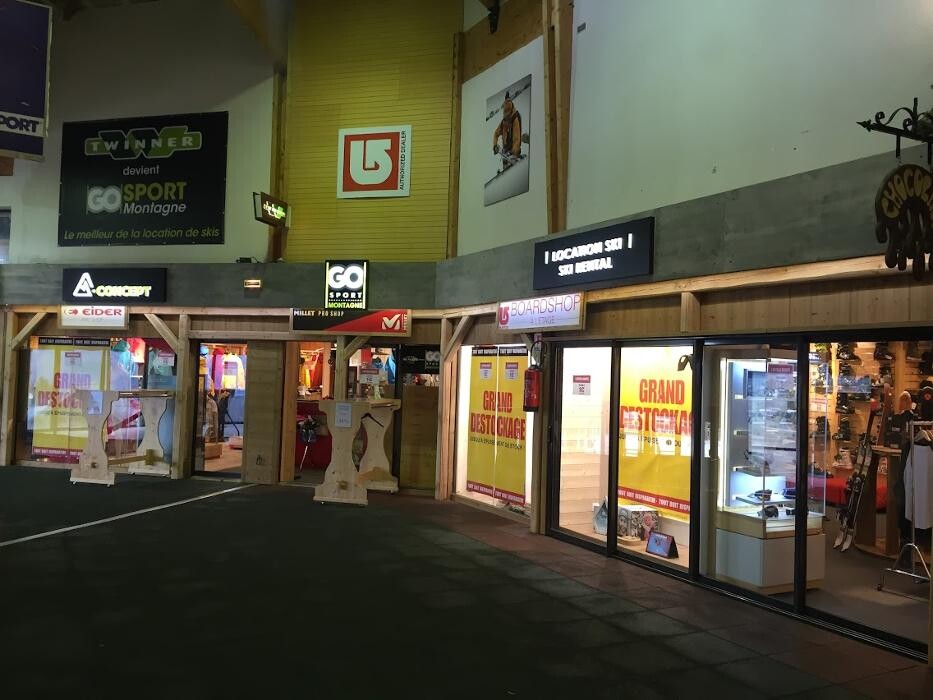 Images Concept - Location ski snowboard