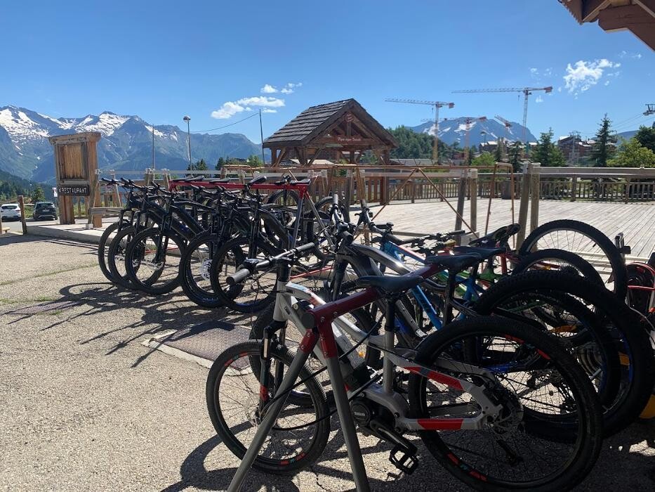 Images Concept - Location ski snowboard