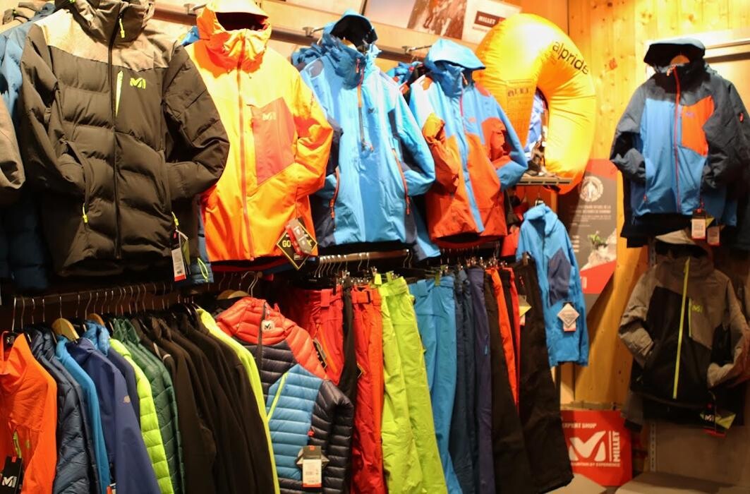 Images Concept - Location ski snowboard