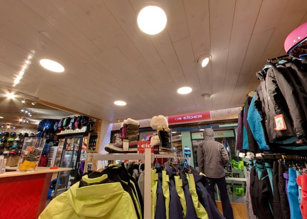 Images Concept - Location ski snowboard