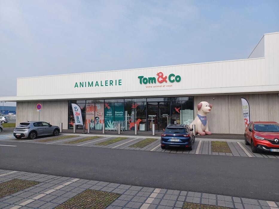 Images Tom&Co Cholet - Animalerie - Toilettage - Dogwash