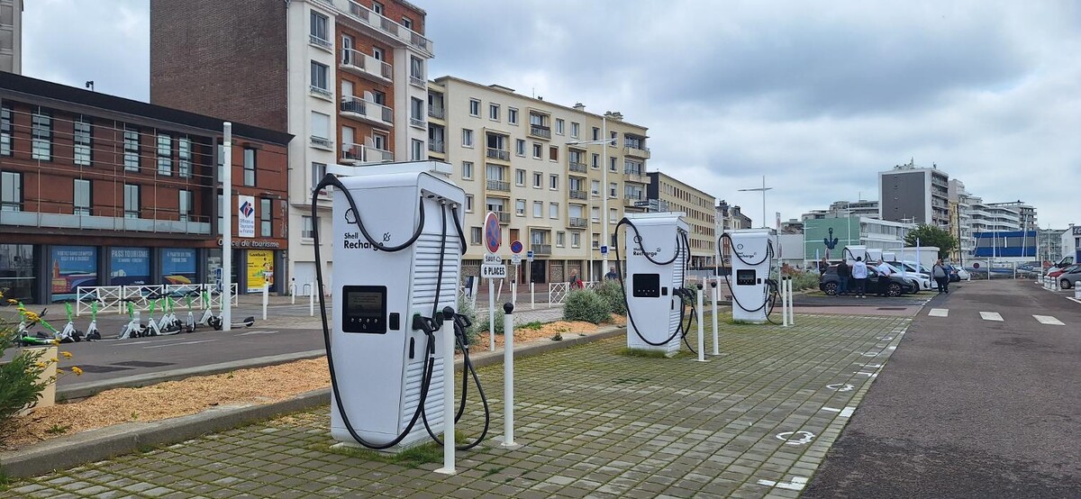 Images Shell Recharge Charging Station