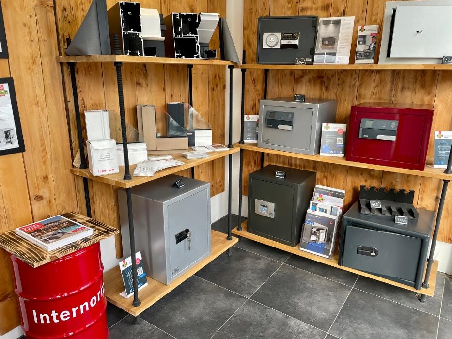 Images ABSOLUTE SERRURERIE et MENUISERIE