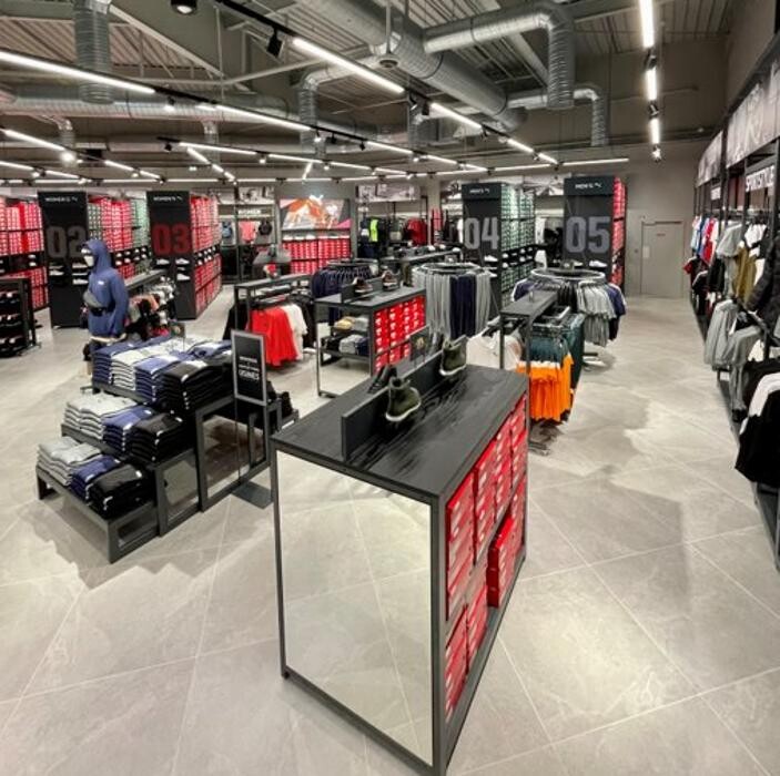 Images PUMA Outlet Usines