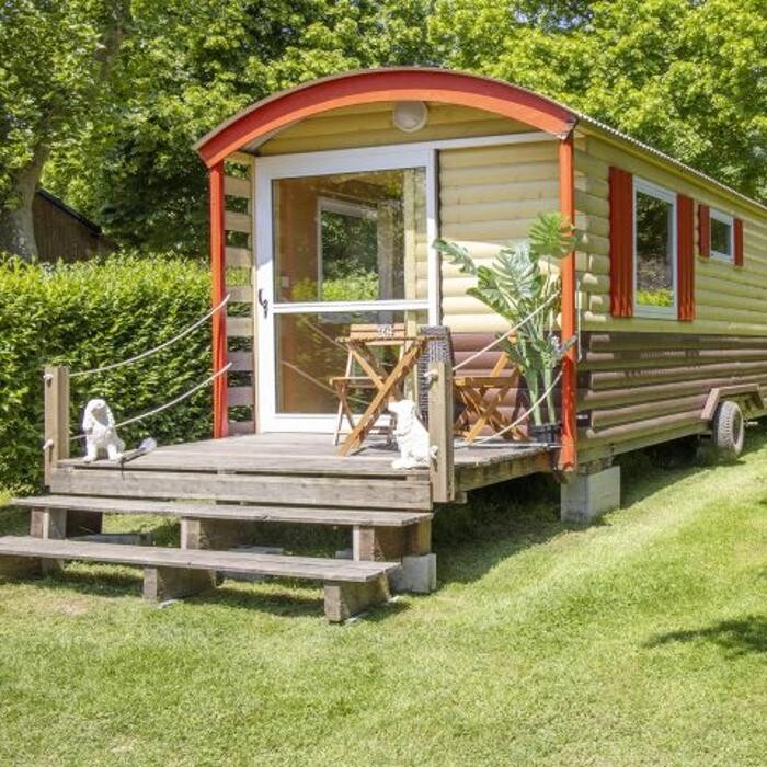 Images Camping*** du Vélodrome