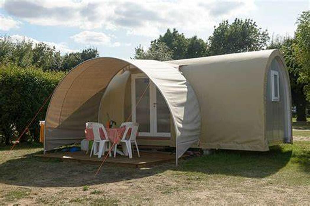 Images Camping*** du Vélodrome