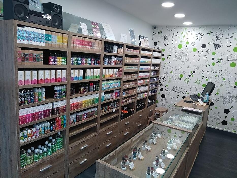 Images Clopinette Besancon centre ville Cigarette électronique