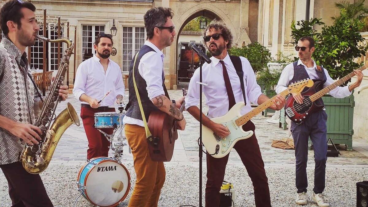 Images KARMA EVENT - Le Strolling BanD/DJ d'exception