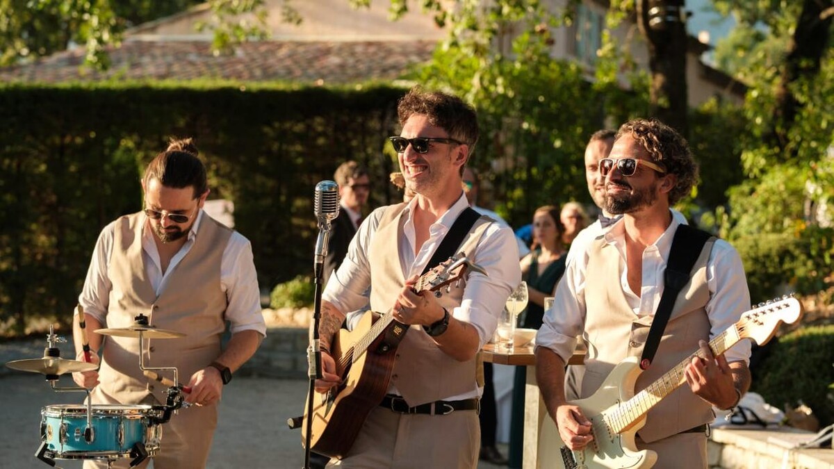 Images KARMA EVENT - Le Strolling BanD/DJ d'exception