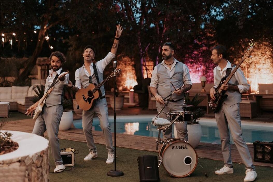 Images KARMA EVENT - Le Strolling BanD/DJ d'exception