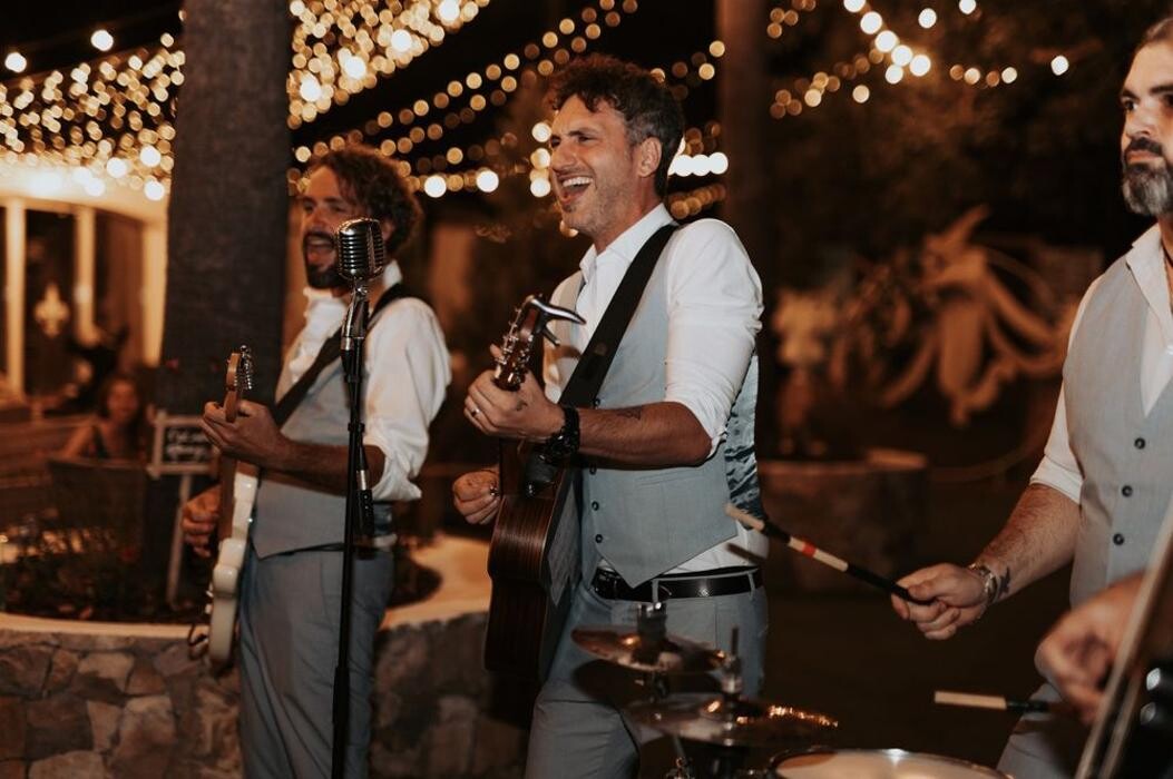 Images KARMA EVENT - Le Strolling BanD/DJ d'exception