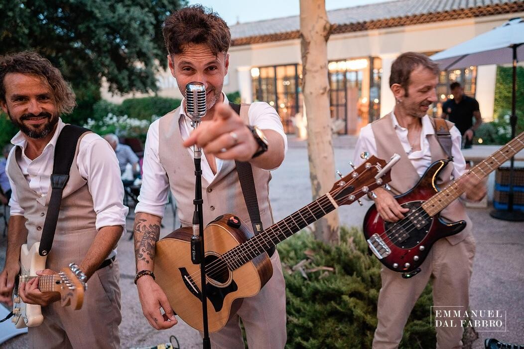 Images KARMA EVENT - Le Strolling BanD/DJ d'exception