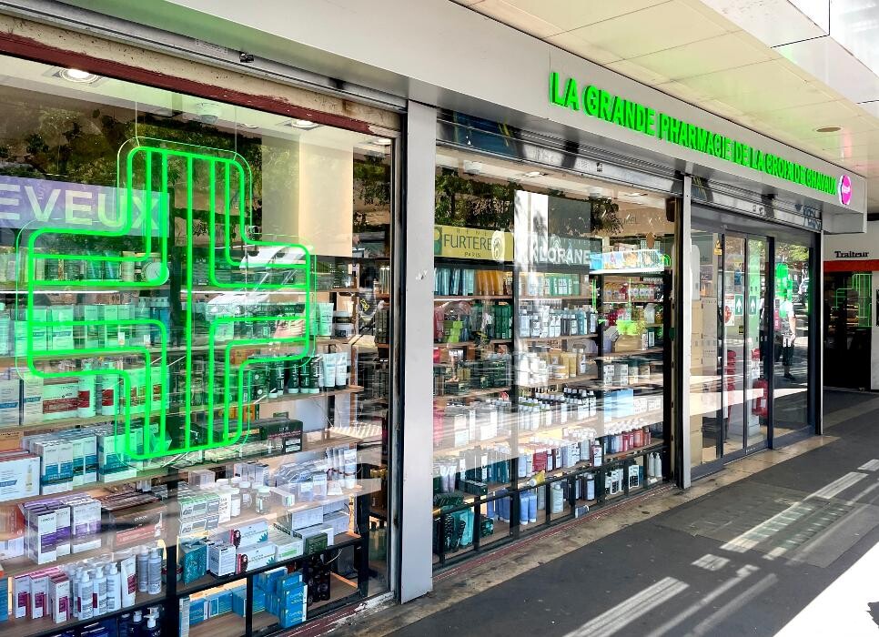 Images Grande Pharmacie de la Croix de Chavaux