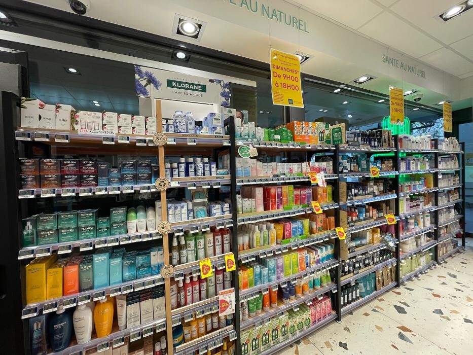Images Grande Pharmacie de la Croix de Chavaux