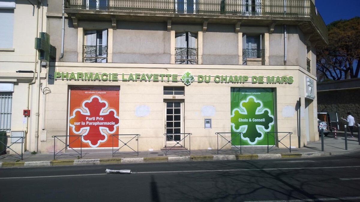 Images Pharmacie Lafayette du Champ de Mars