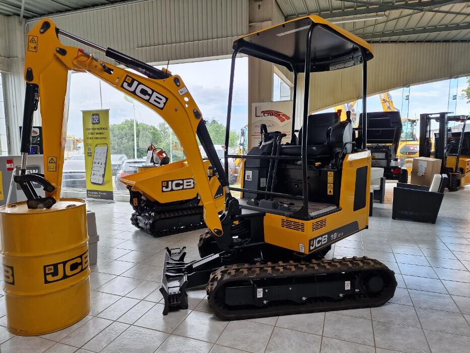 Images M3 JCB - HYUNDAI MH