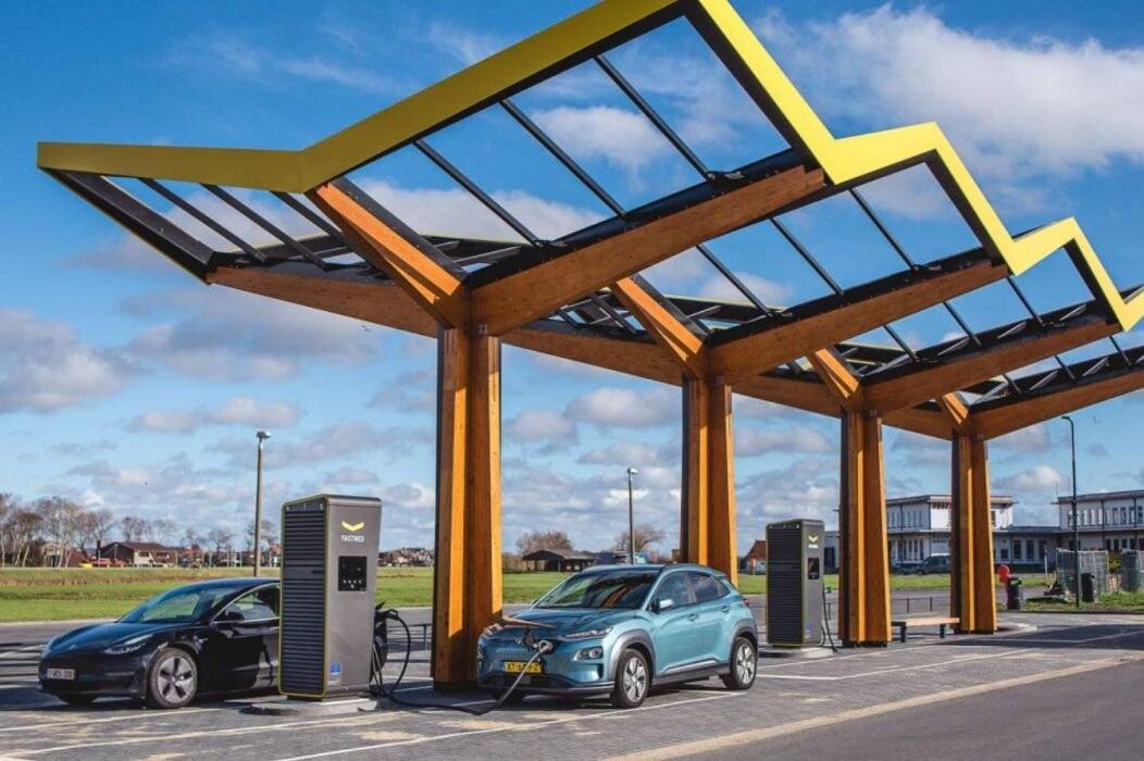 Images Fastned Charging Station