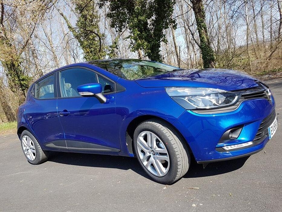 Images Avis Location Voiture - Salles La Source