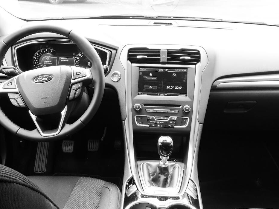 Images Avis Location Voiture - Salles La Source