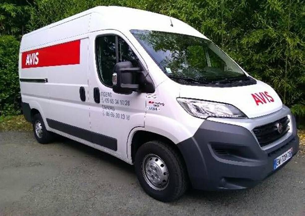 Images Avis Location Voiture - Salles La Source