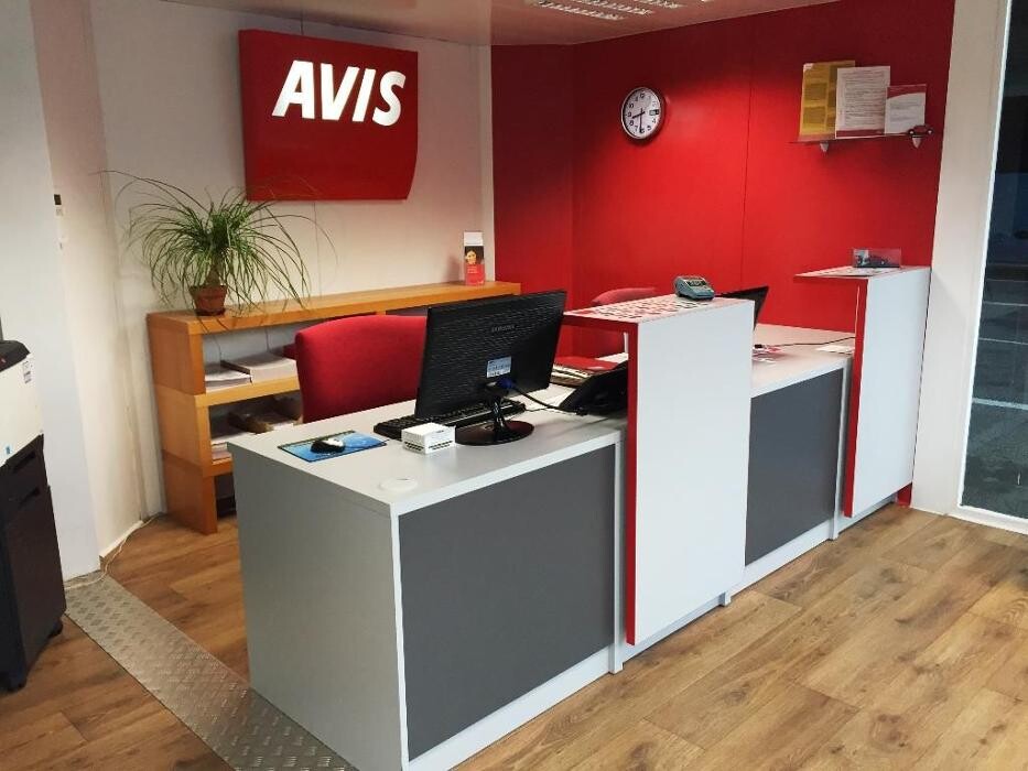 Images Avis Location Voiture - Salles La Source