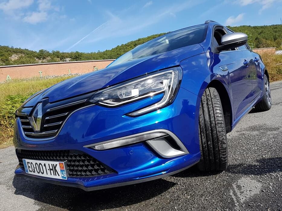 Images Avis Location Voiture - Salles La Source